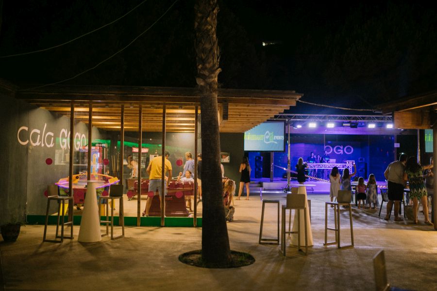 Bar Restaurant on the beach of the campsite Terrace at night