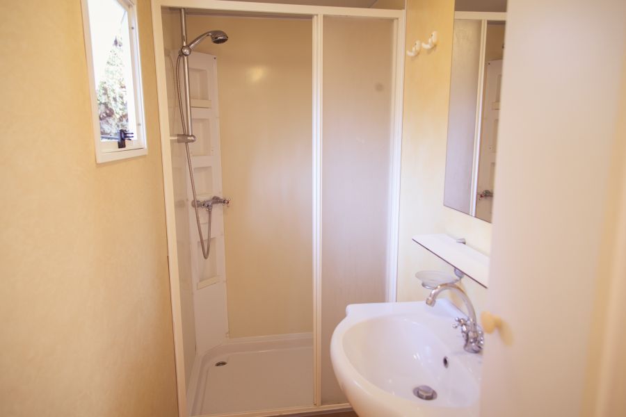 Camping Senia Riu Mobile Home Charme Shower