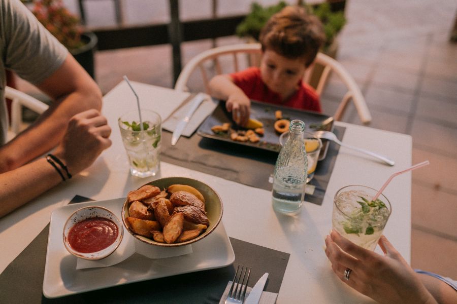 Restaurante del camping con los niños