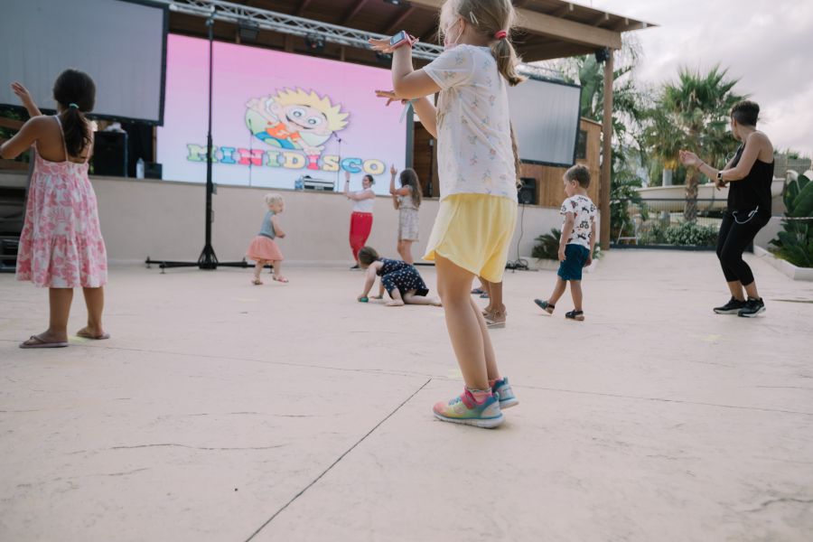 Niños a bailar