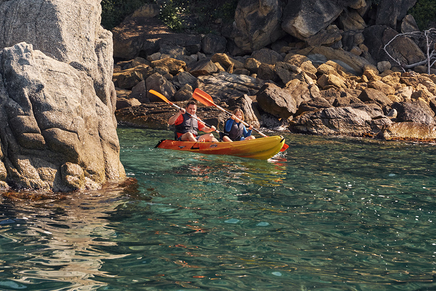 Kayak in Cala Canyelles