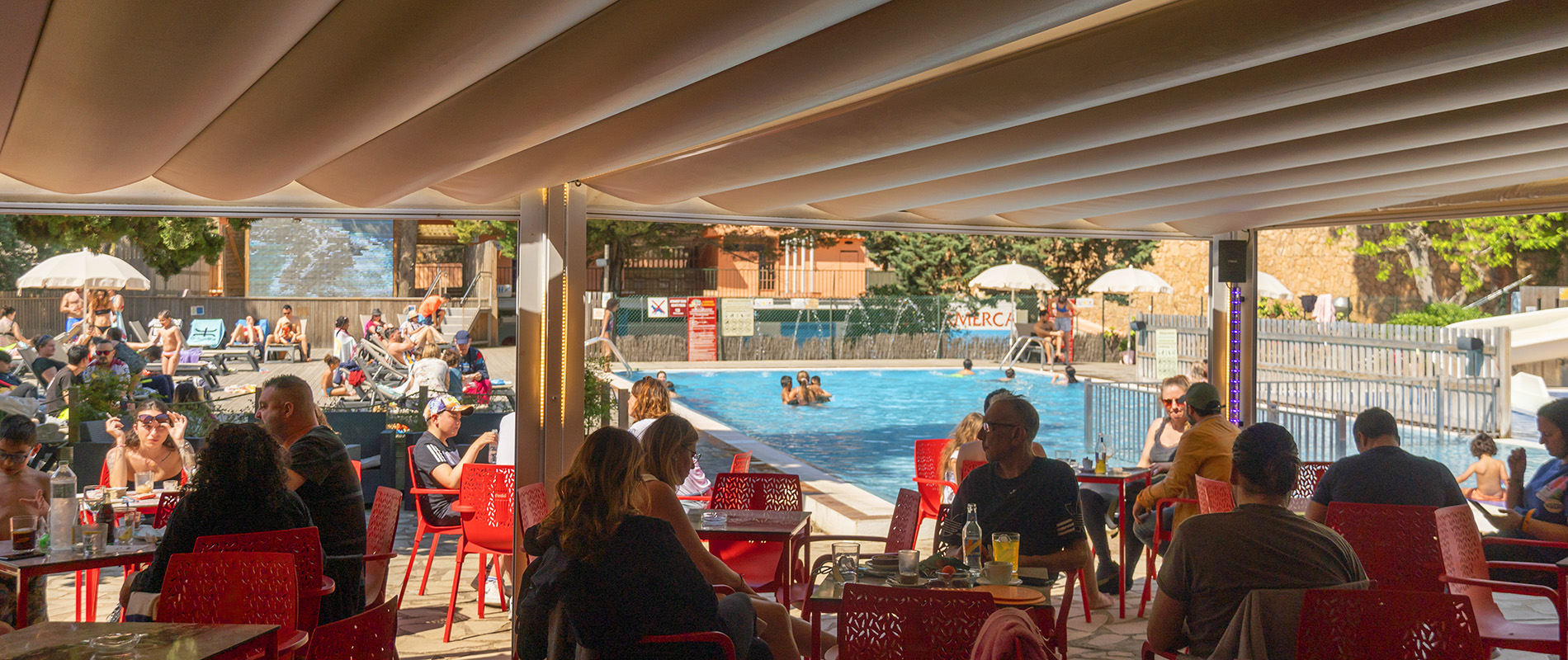 Restaurant next to the campsite pool