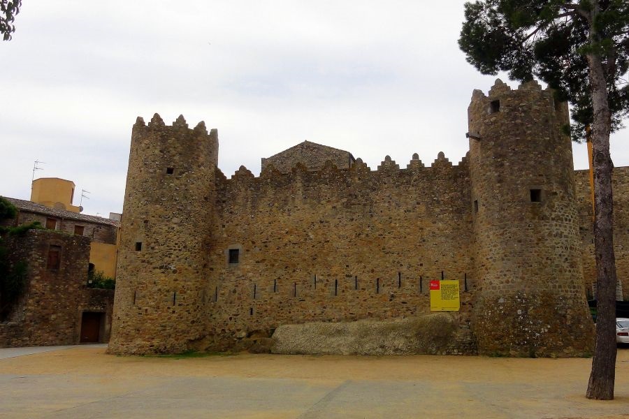 Cultural tourism: Calonge Castle