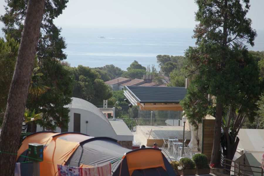 Camping Cala Gogo-Parcela L-Acampar en familia en la Costa Brava