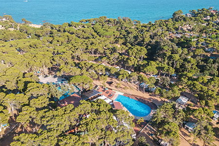 Internacional - Camping en la naturaleza con vistas al mar