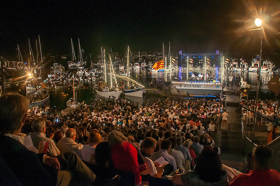 Escena de la Cantada d’havaneres de Calella de Palafrugell.