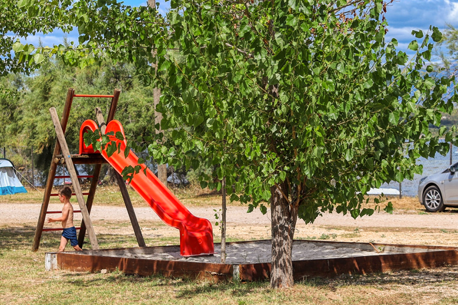 Parque infantil Camping Karin