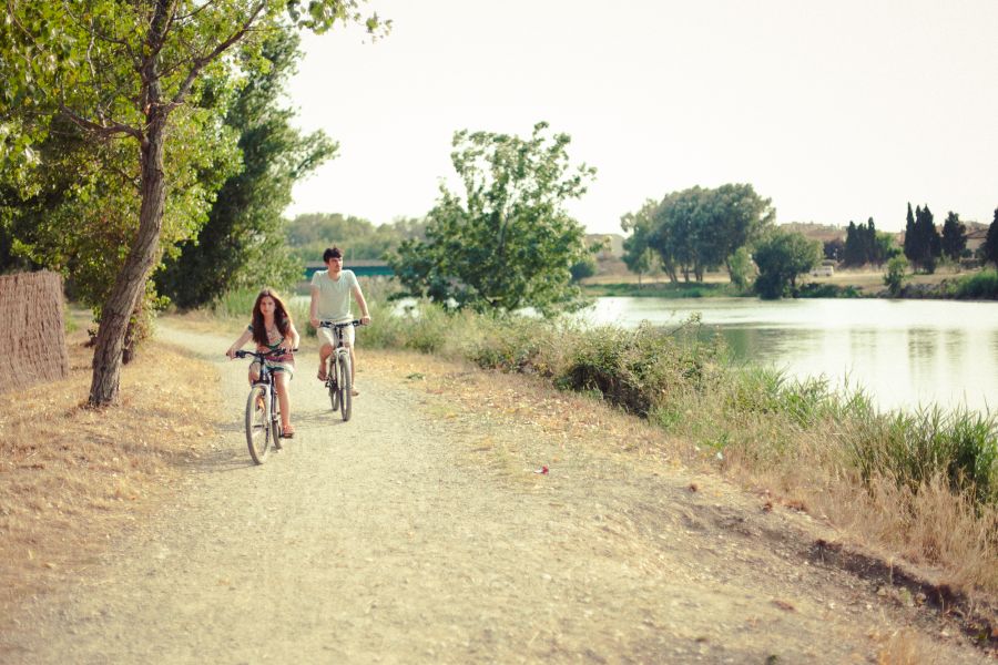 Rutas en bicicleta y paseo por el rio