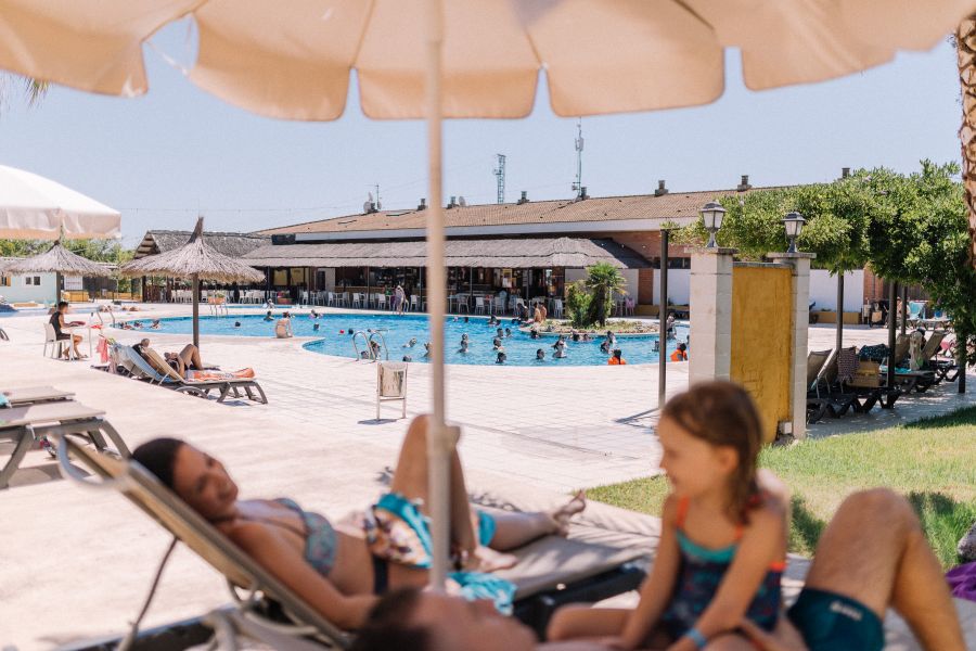 Détendez-vous au bord de la piscine