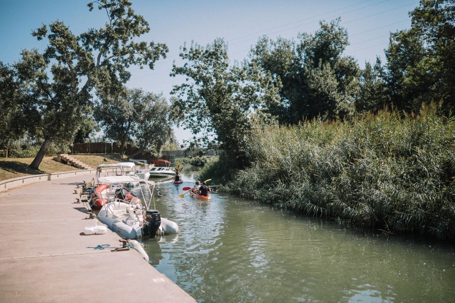 senia_riu_actividades_camping_con_kayak_por_el_rio-barca_y_kayak.jpg